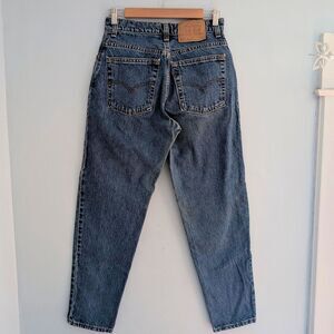 Vintage 90s Levi's 550 Denim Tapered Leg Mom Jeans Relaxed Fit Dark Wash Jrs 9